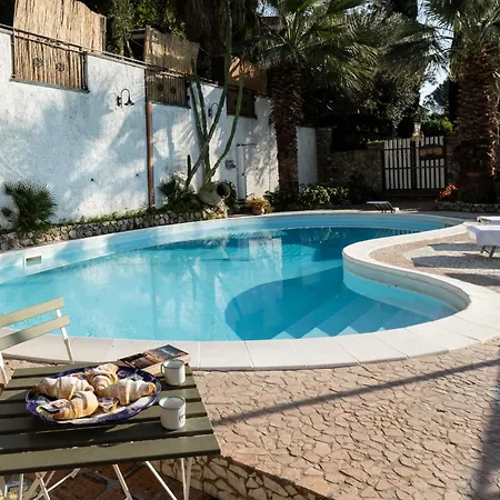 Bed & Breakfast Robi 3*