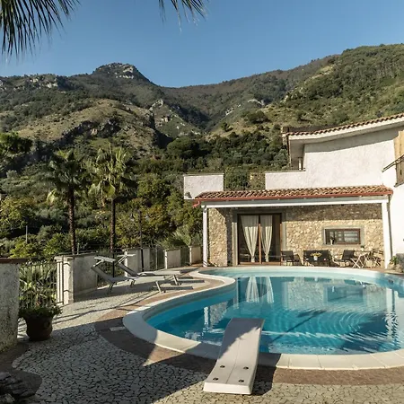 Robi Bed & Breakfast 3*