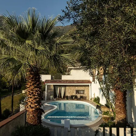 Robi Bed & Breakfast Sarno