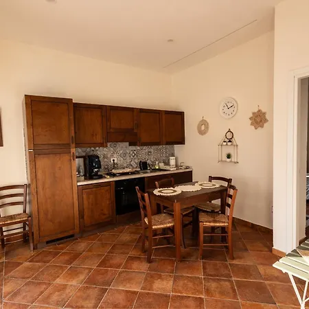 Robi Bed & Breakfast 3*