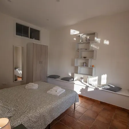 Robi Bed & Breakfast *