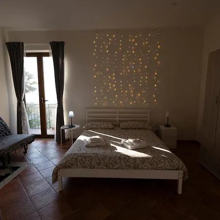 Bed & Breakfast Robi *
